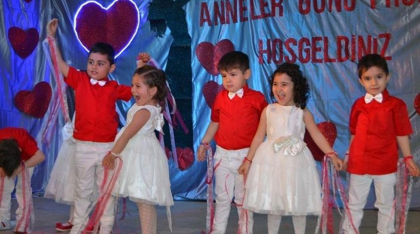 Anaokulu &Ouml;ğrencilerinden Annelere Hediye