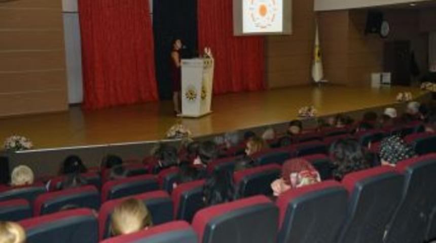 &Ccedil;iğli&rsquo;de Vatandaşlara Obezite Ve Diyet Anlatıldı