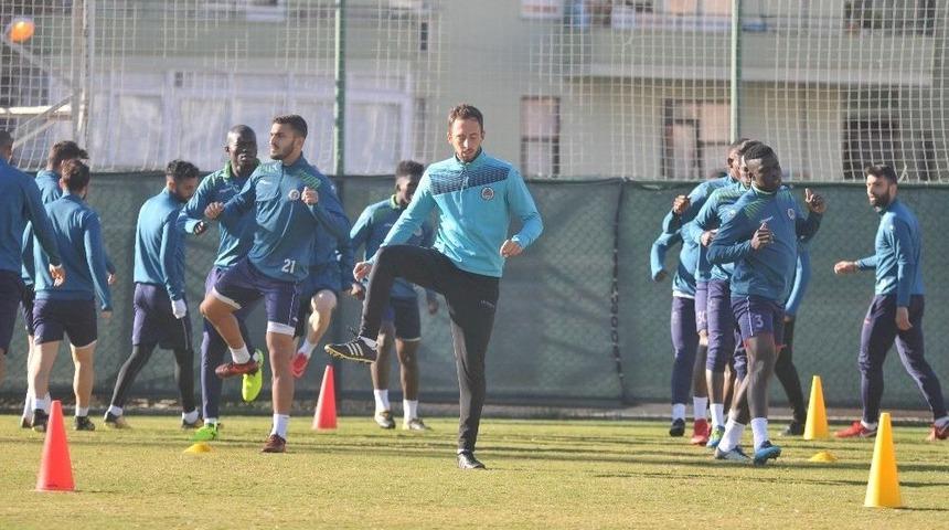 Alanyaspor, Galatasaray Ma&ccedil;ının Hazırlıklarını S&uuml;rd&uuml;rd&uuml;