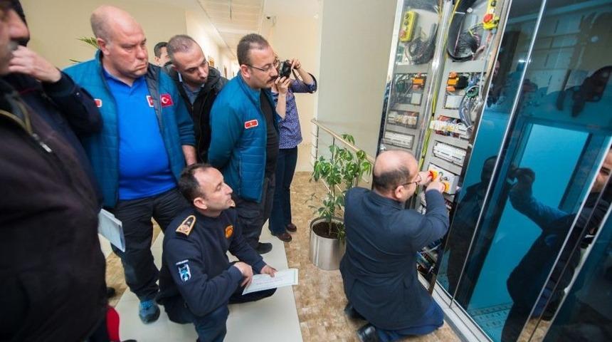 Ankara İtfaiyesine "asans&ouml;rden Kurtarma Teknikleri" Eğitimi