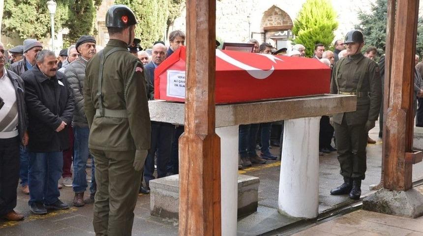 Emekli Albay &Ccedil;avdar Toprağa Verildi