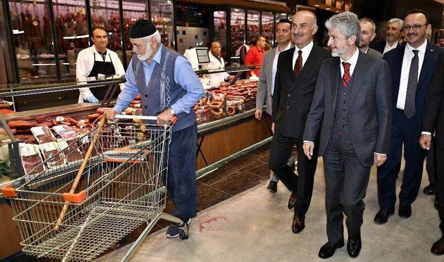 Başkan Tuna, Yenimahalle Esnafını Dinledi