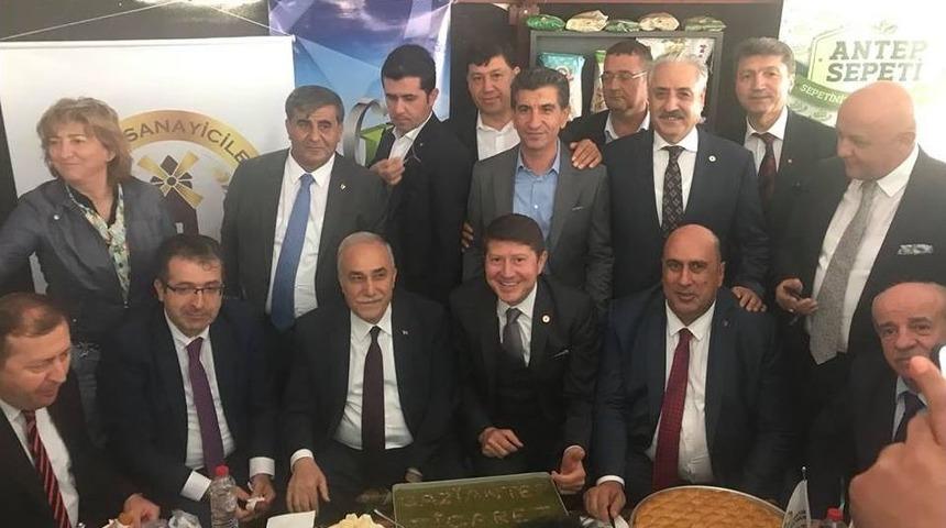 Bakan Fakıbaba&rsquo;dan Gaziantep Standına Ziyaret