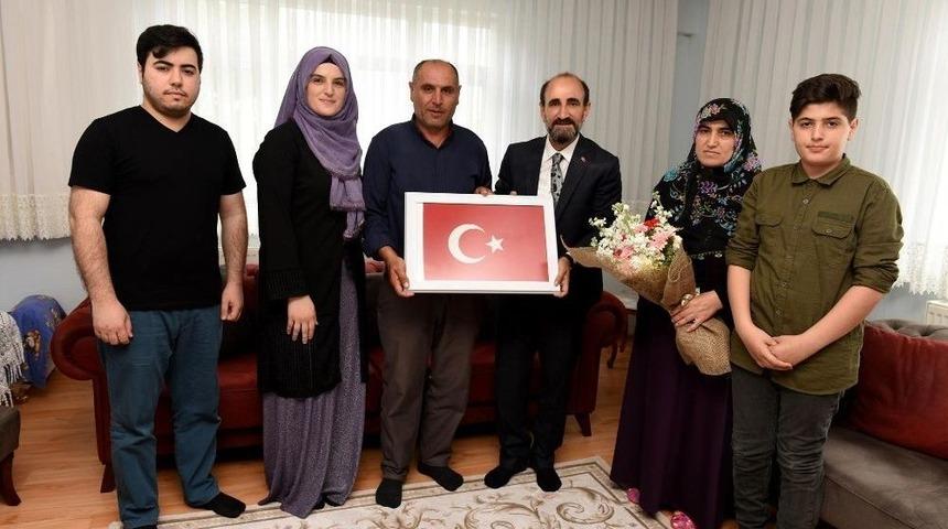 Şehit Annelerine Edebali&rsquo;den Anneler G&uuml;n&uuml; Ziyareti