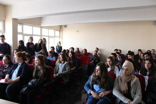 Burhaniye Anadolu Lisesi’nde Kariyer Günleri