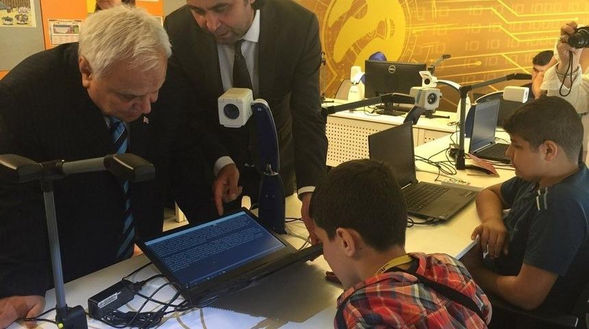 Engelsiz Eğitim Programı İle Turkcell&rsquo;in 3 Yıllık Hedefi 50 Bin &Ouml;ğrenci