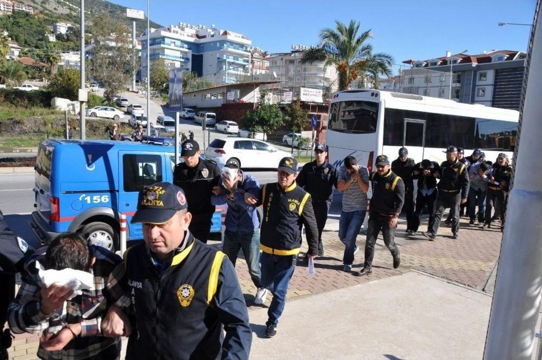 Alanya&rsquo;da 8 Kişilik Hırsızlık &Ccedil;etesi &Ccedil;&ouml;kertildi