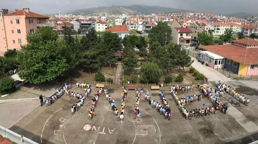 (özel) 300 Öğrenci "annem" Yazdı