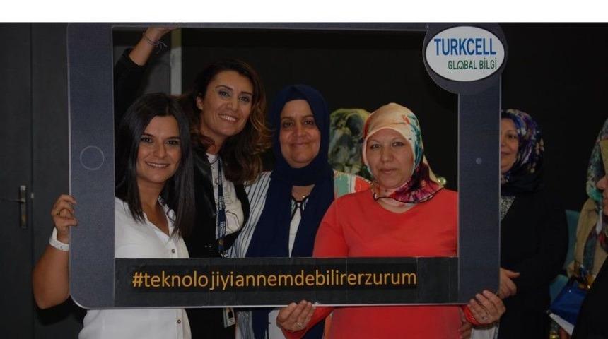 Anneler Teknolojiyi &Ccedil;ocuklarından &Ouml;ğrendi