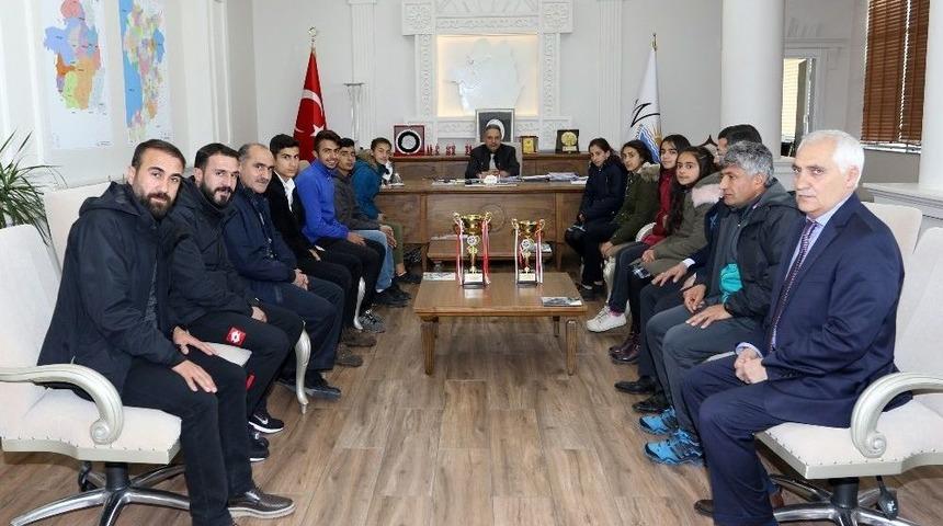 Başarılı Atletlerden Genel Sekreter Yal&ccedil;ın&rsquo;a Ziyaret