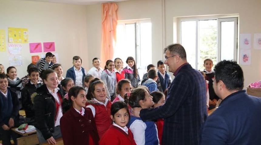 &Ccedil;ivril Belediyesinden &Ouml;ğrencilere Diş Seti