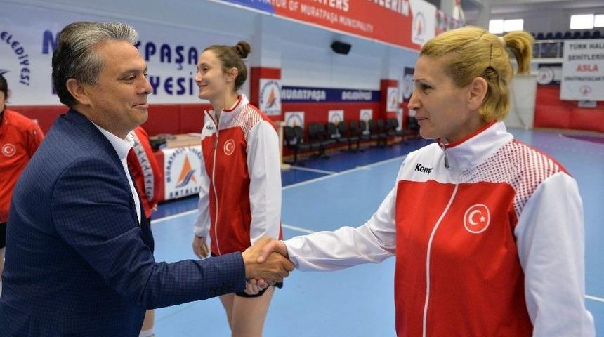 Başkan Uysal&rsquo;dan Millilere Ziyaret