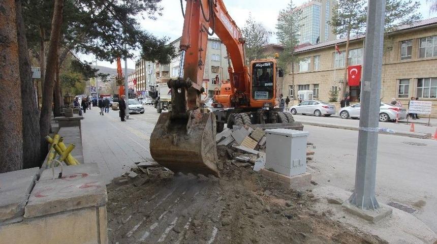 Yeni Sezon Yol Ve Kaldırım Yapım &Ccedil;alışmaları Başladı