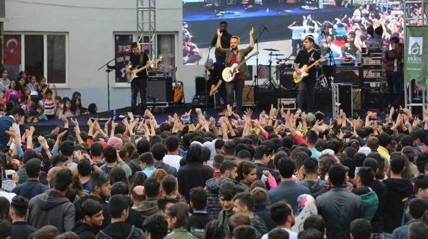 Mardin&rsquo;de 1 G&uuml;nde 2 Ayrı Yerde Konserler Verildi