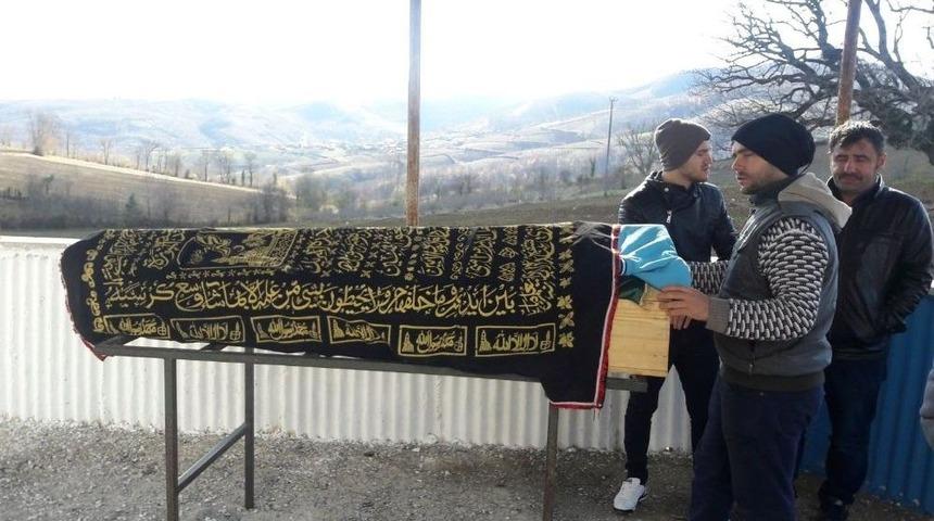 Minik Furkan G&ouml;zyaşlarıyla Uğurlandı