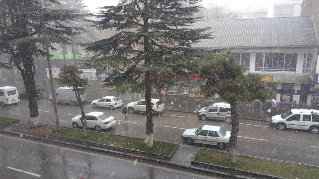 Tatvan&rsquo;da Kar Yağışı