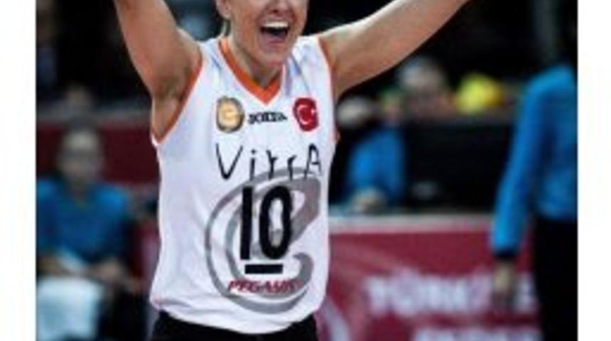 Eczacıbaşı Vitra, Larson’la Sözleşme Uzattı