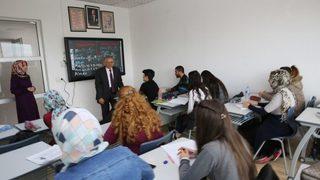 Başkan Büyükkılıç, yüzlerce Öğrencimizin Üniversiteli Olmasına Vesile Oluyoruz