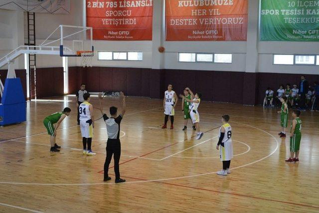 Gkv Küçük Erkekler Basketbol Takımı Bölge Şampiyonu Oldu