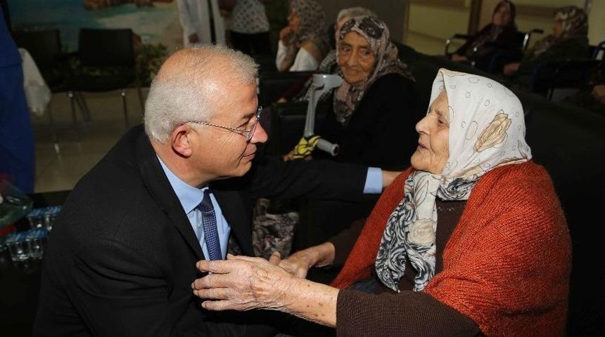 Başkan G&ouml;rmez&rsquo;den Anneler G&uuml;n&uuml; Mesajı