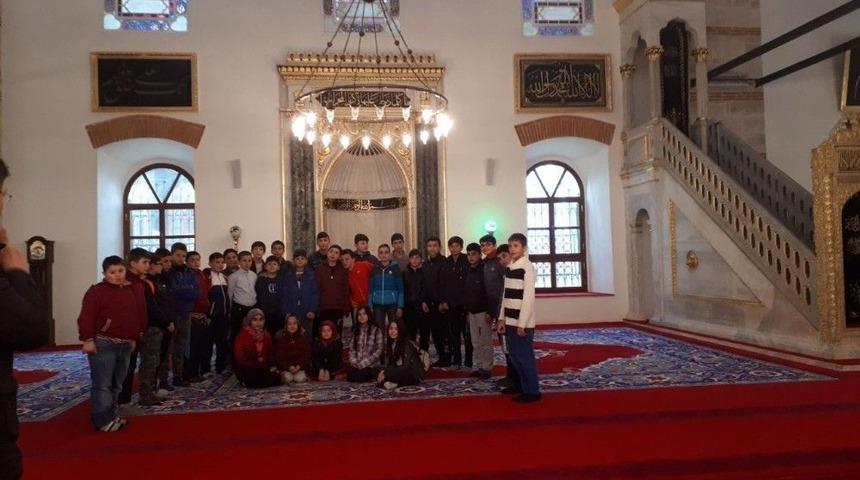 Balyalı &Ouml;ğrenciler Gezerek &Ouml;ğreniyorlar