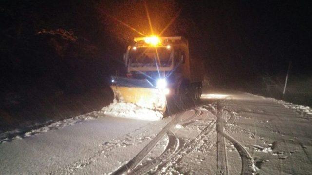 Kocaeli&rsquo;ye İlk Kar Yağdı, M&uuml;dahale Anında Geldi 1