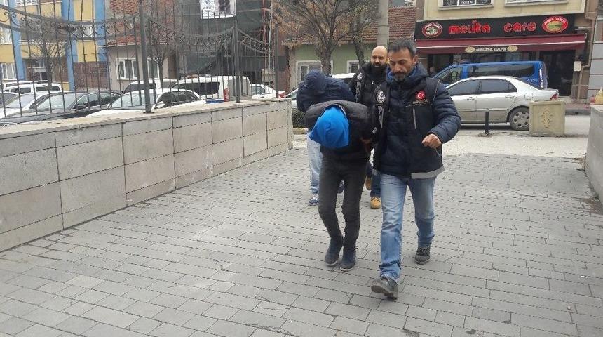 Uyuşturucu Satıcısı 3 Kişi Yakalandı