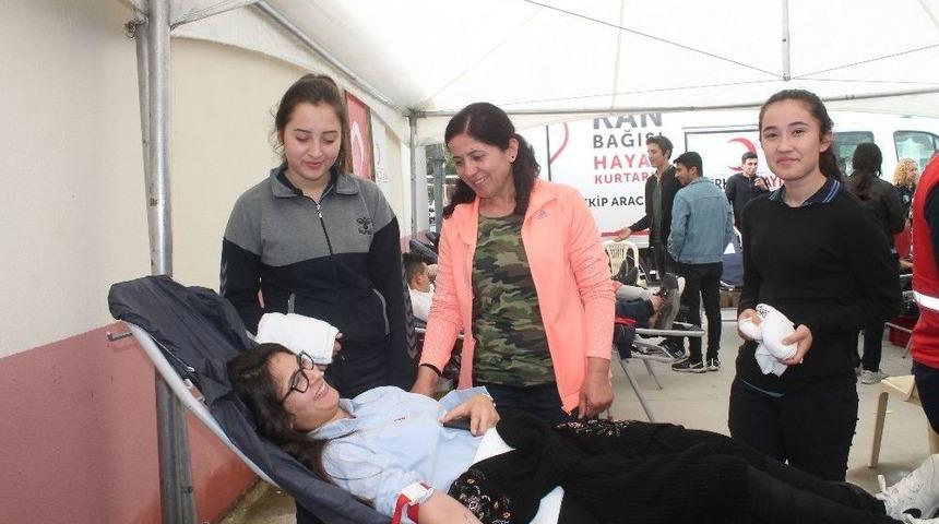 Mehmetçiğe Kan Bağışı Desteği