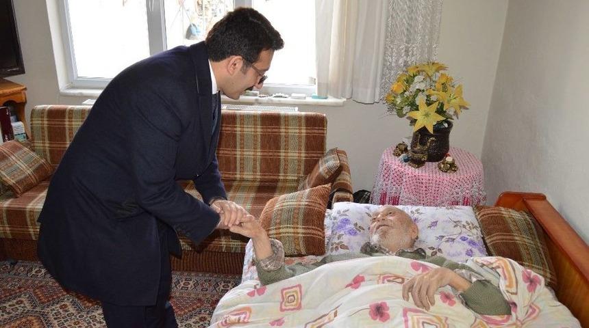Başkan Mengi Ev Ev Dolaşıp Yaşlıları Ziyaret Etti