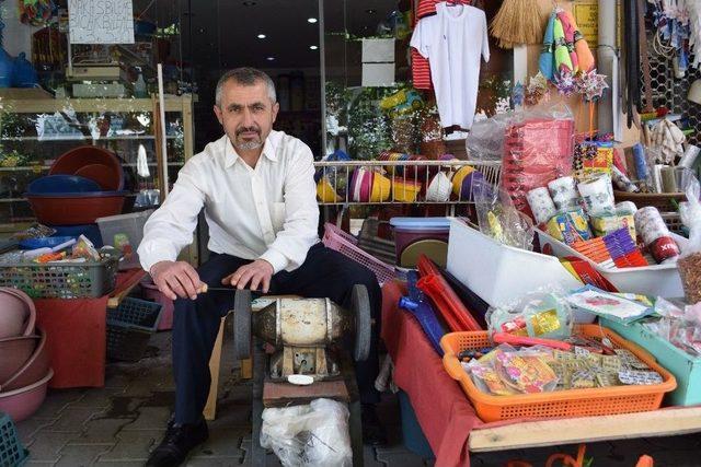 Kazancının Hepsini Mehmetçik Vakfı’na Yatırıyor