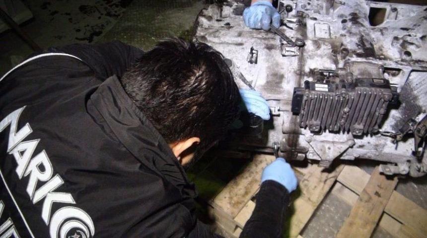 Ara&ccedil; Şanzımanından Uyuşturucu &Ccedil;ıktı