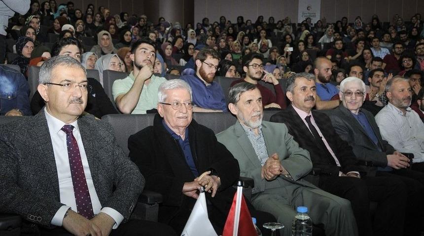 Yazar &Ouml;zden&ouml;ren, Sel&ccedil;uk&rsquo;ta