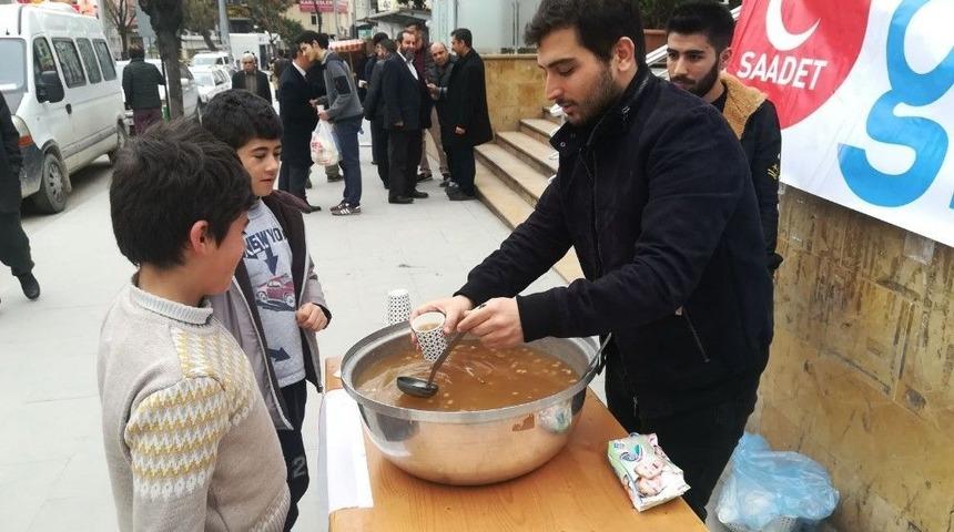 Şehitler İ&ccedil;in Şerbet Dağıttılar