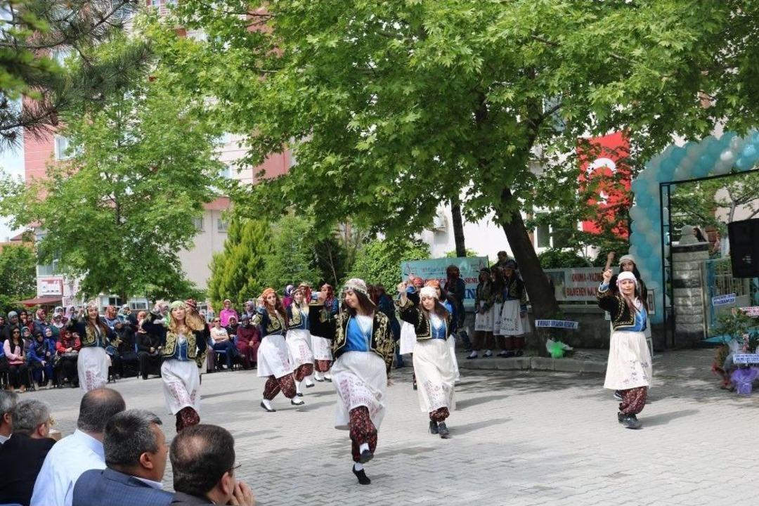 Gedizli Halk Eğitimi Merkezinden Karma Sergi