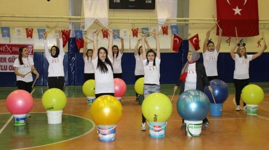 Gedizli Kadınlardan Anneler G&uuml;n&uuml; Etkinliği