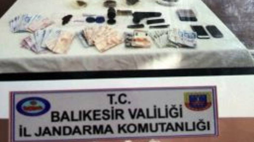 Jandarmadan Tefeci Ve Silah Tacirine Baskın