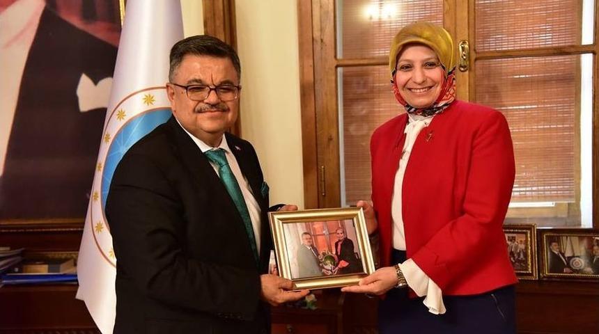 İl M&uuml;d&uuml;r&uuml; Durmuş&rsquo;tan Başkan Yağcı&rsquo;ya Veda Ziyareti