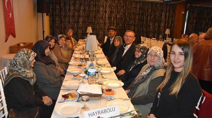 Tekirdağ B&uuml;y&uuml;kşehir Belediyesi Yaşlıları Yemekte Buluşturdu
