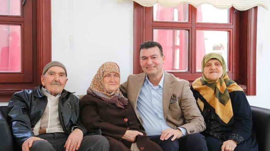 Başkan Akın Yaşlılar Haftası&rsquo;nı Kutladı