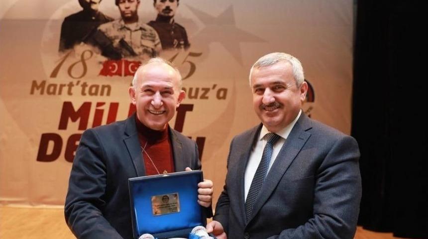 &lsquo;18 Mart&rsquo;tan 15 Temmuz&rsquo;a Millet Destanı&rsquo; Kitabı Vatandaşlara Tanıtıldı