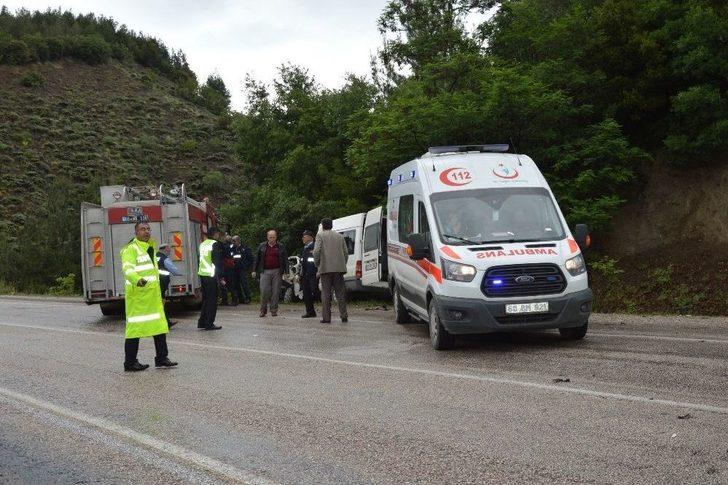 Nişana Giderken Kaza Yaptılar: 11 Yaralı G5