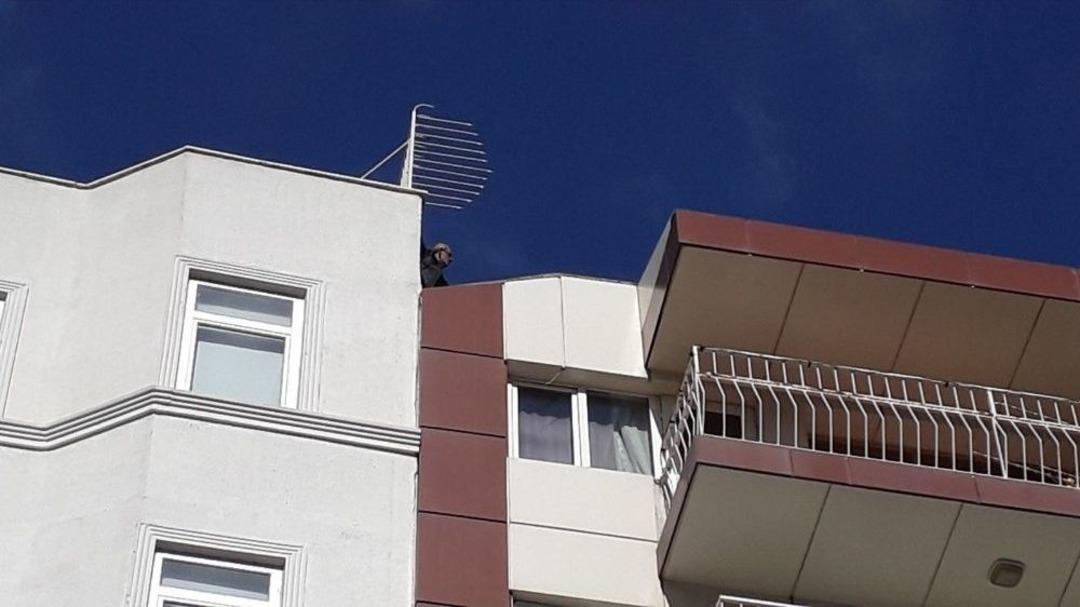 Manisa&rsquo;da Şehir Merkezinde Korkutan Dakikalar