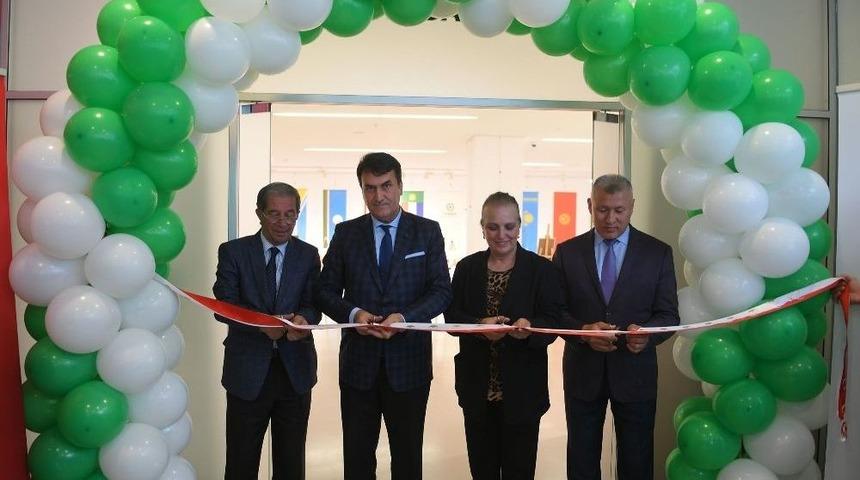 Hoca Ahmet Yesevi Sergisi A&ccedil;ıldı