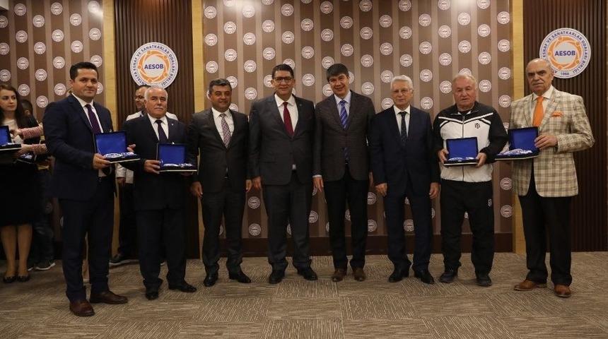 T&uuml;rel, Şof&ouml;rlerin &ldquo;ahde Vefa&rdquo; Gecesine Katıldı