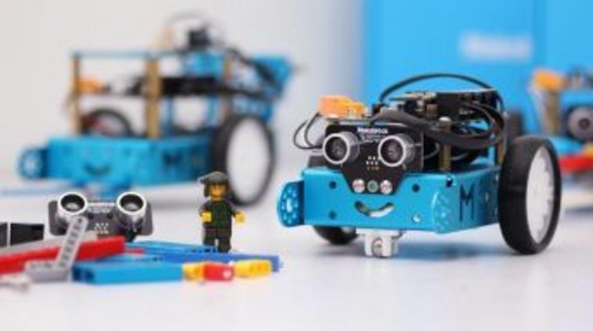 &Ouml;ğrencilere Robot Eğitimi