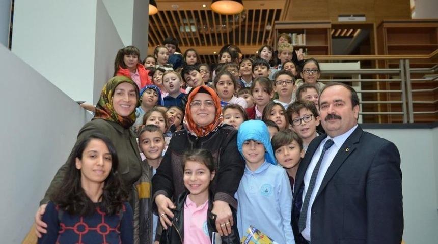 Yeni K&uuml;t&uuml;phanenin İlk Ziyaret&ccedil;ileri &Ccedil;arşamba T&uuml;rkan Dereli İlkokulu Oldu
