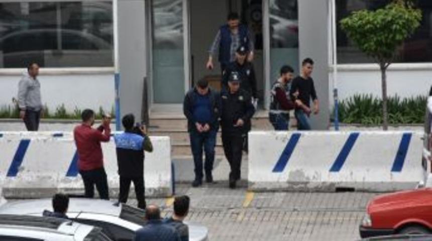 Oto Hırsızları Yakayı Ele Verdi