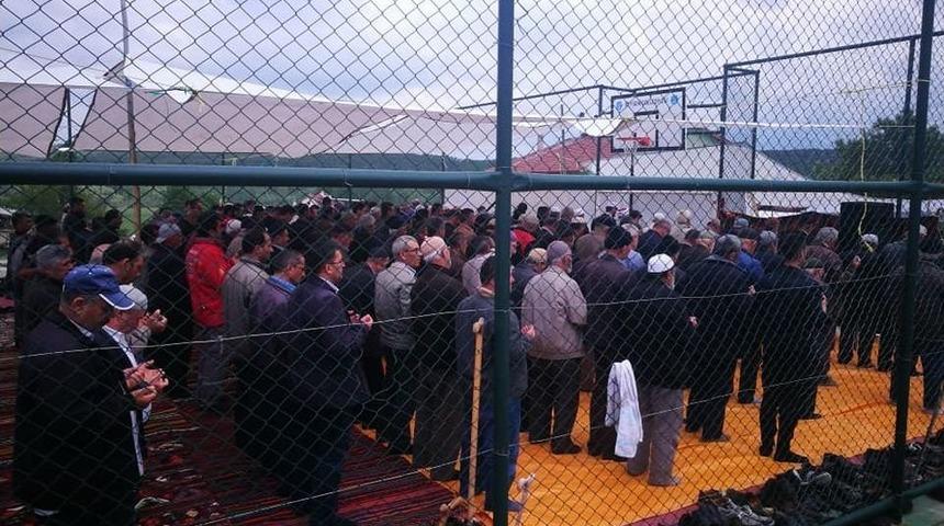 Yağış Sonrası &Ccedil;ift&ccedil;iden Ş&uuml;k&uuml;r Duası