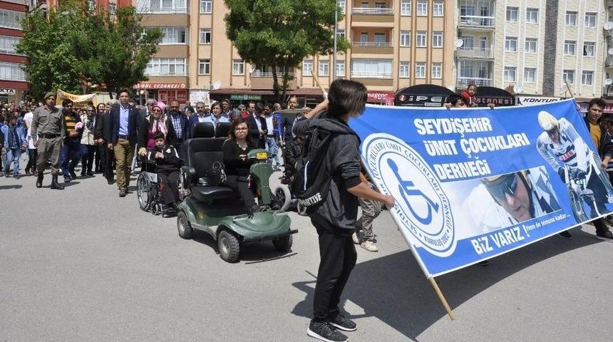Seydişehir&rsquo;de Engelleri Kaldıralım Y&uuml;r&uuml;y&uuml;ş&uuml;