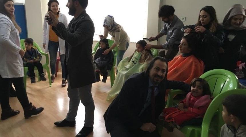 Van&rsquo;daki &Ouml;zel &Ouml;ğrencilere El Ve Sa&ccedil; Bakımı